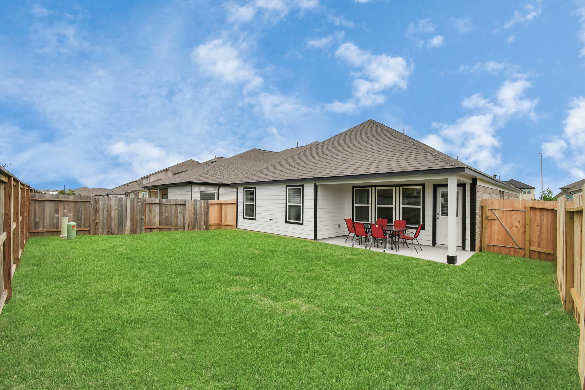 Elegant 4 Bedroom with High Speed WiFi in Katy — photo 1