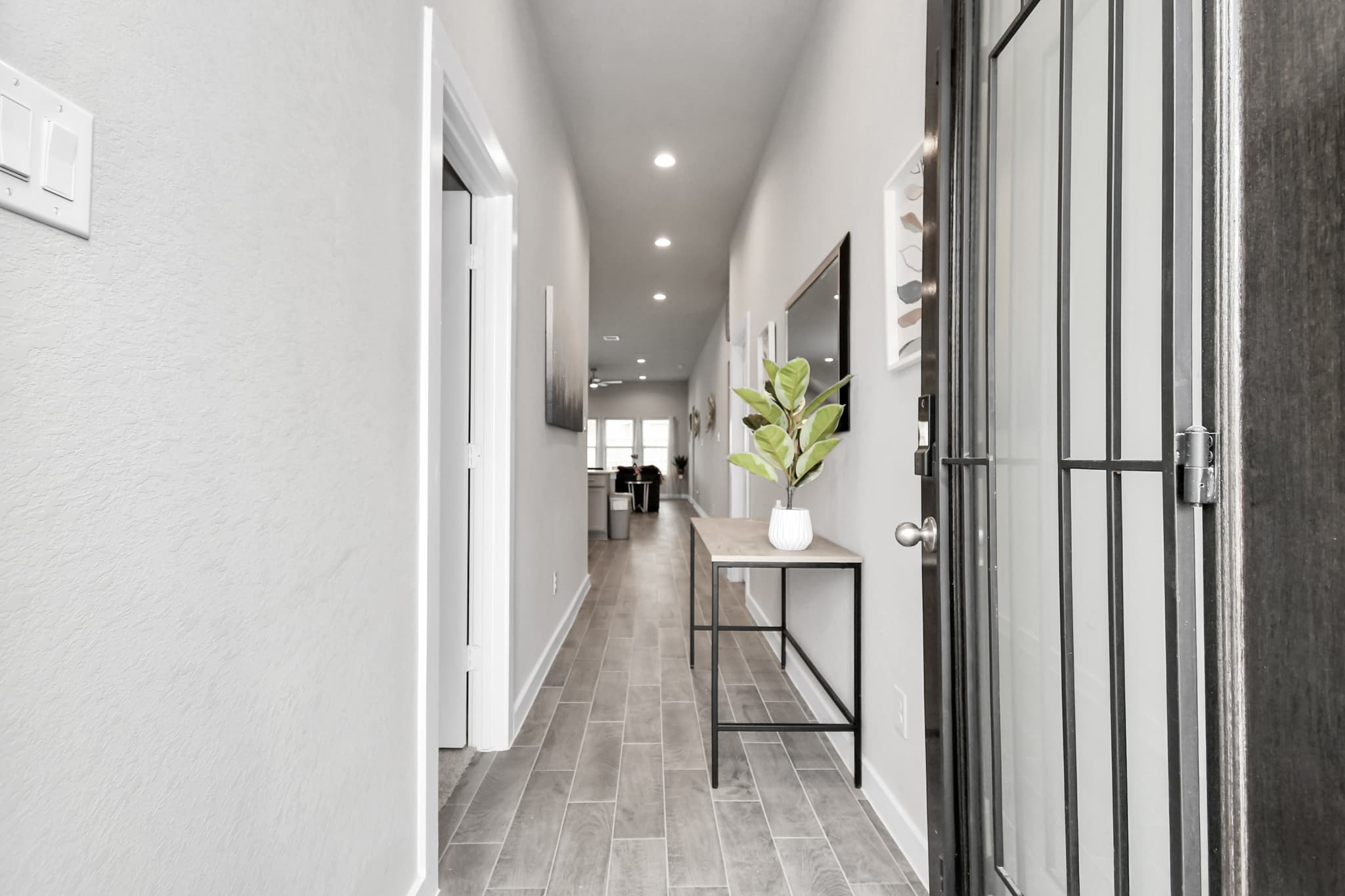 Elegant 4 Bedroom with High Speed WiFi in Katy — photo 2