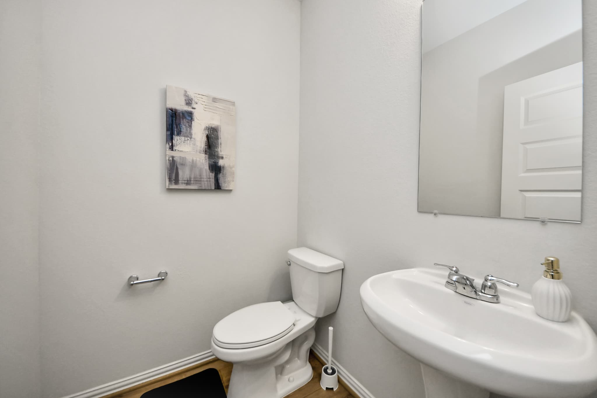 Stylish 3 Bedroom Oasis Near Katy Mills — photo 4