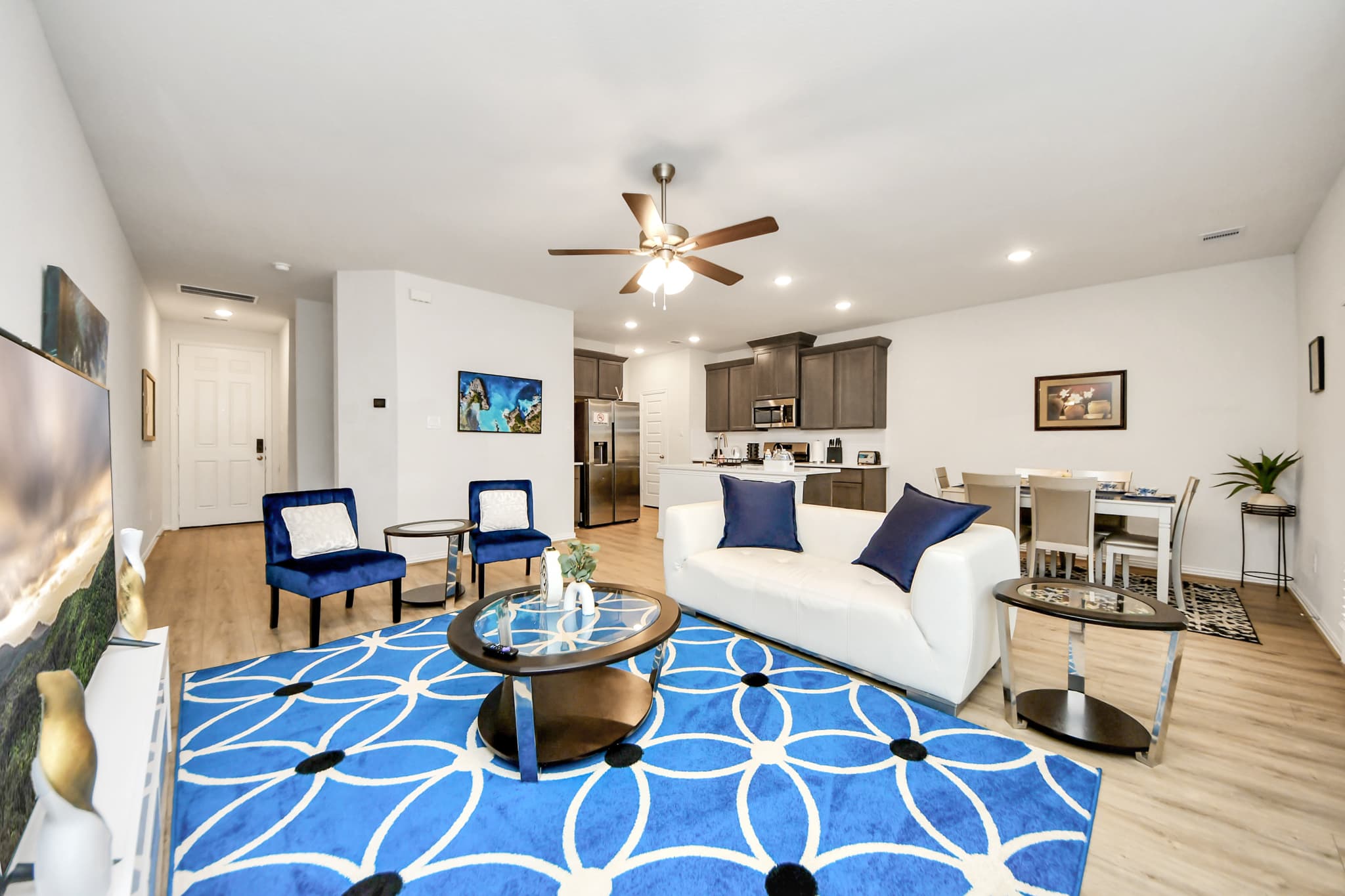 Stylish 3 Bedroom Oasis Near Katy Mills